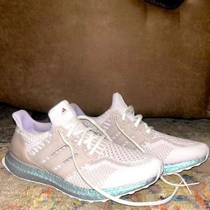 🧜🏻‍♀️Adidas Woman’s UltraBoost 5.0 DNA Running Shoes🧜🏻‍♀️